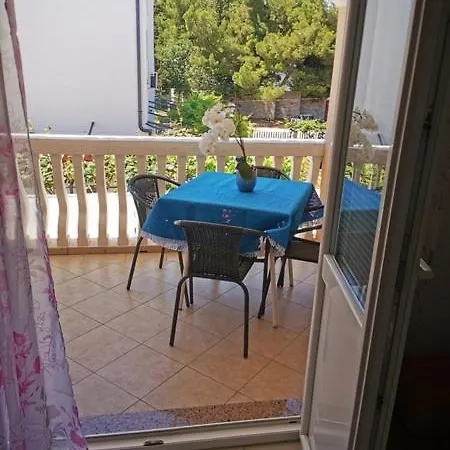 Apartment Nancy Biograd Na Moru